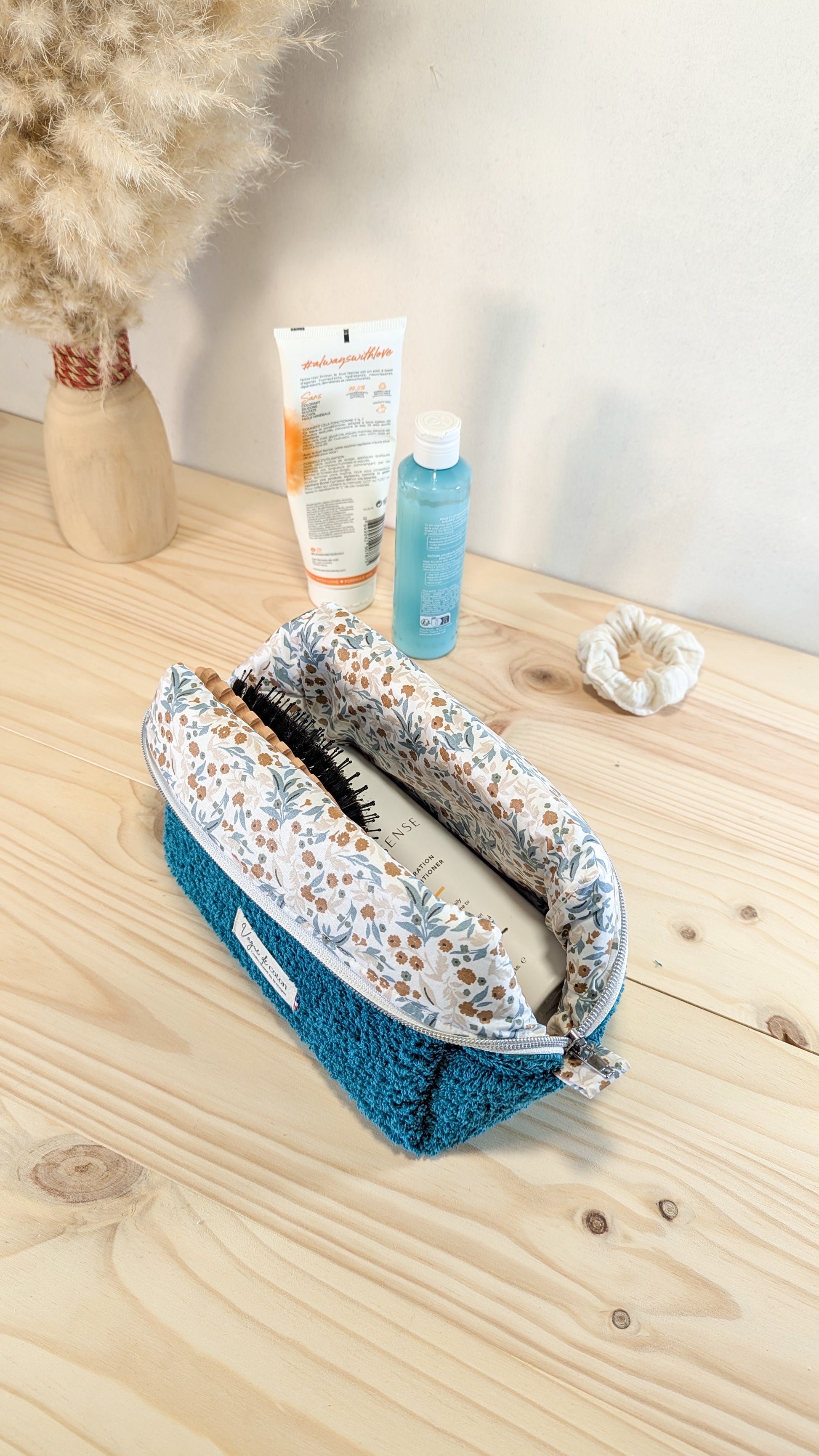 Grande trousse de toilette en éponge - plusieurs coloris