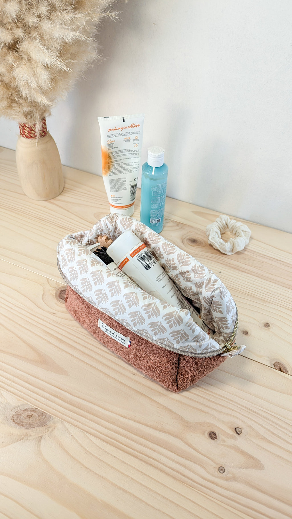 Grande trousse de toilette en éponge - plusieurs coloris