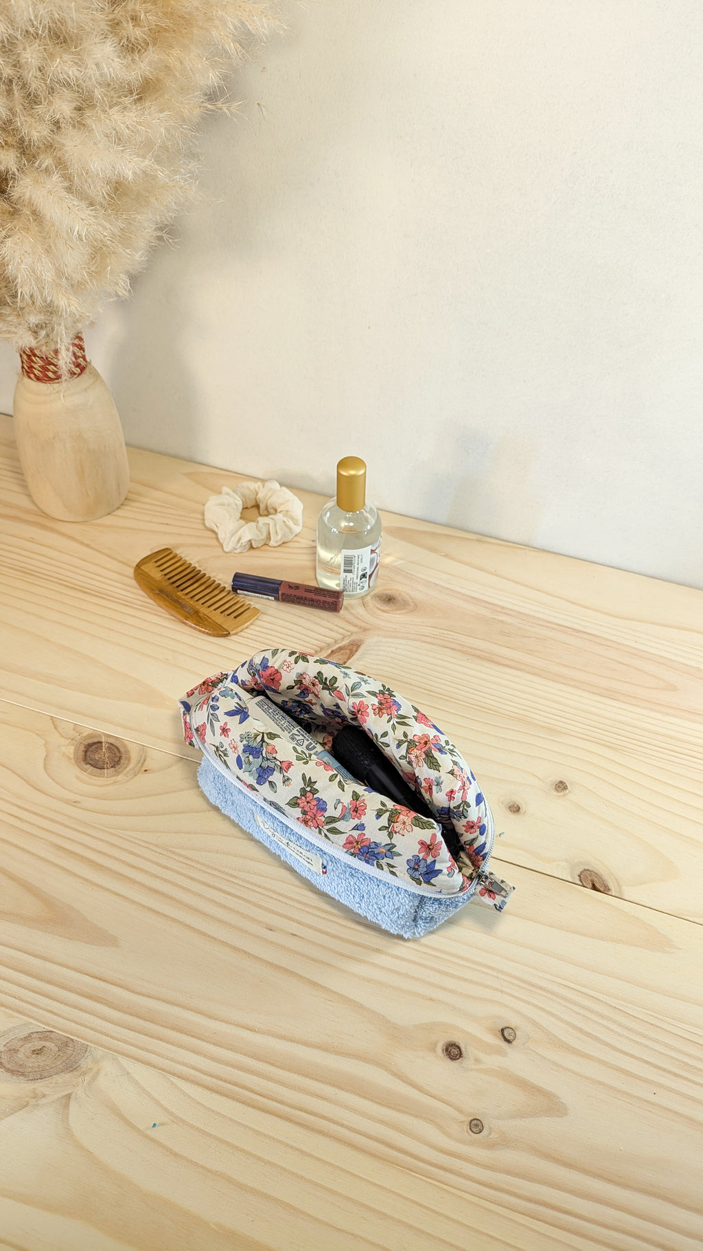 Petite trousse de toilette en éponge - plusieurs coloris