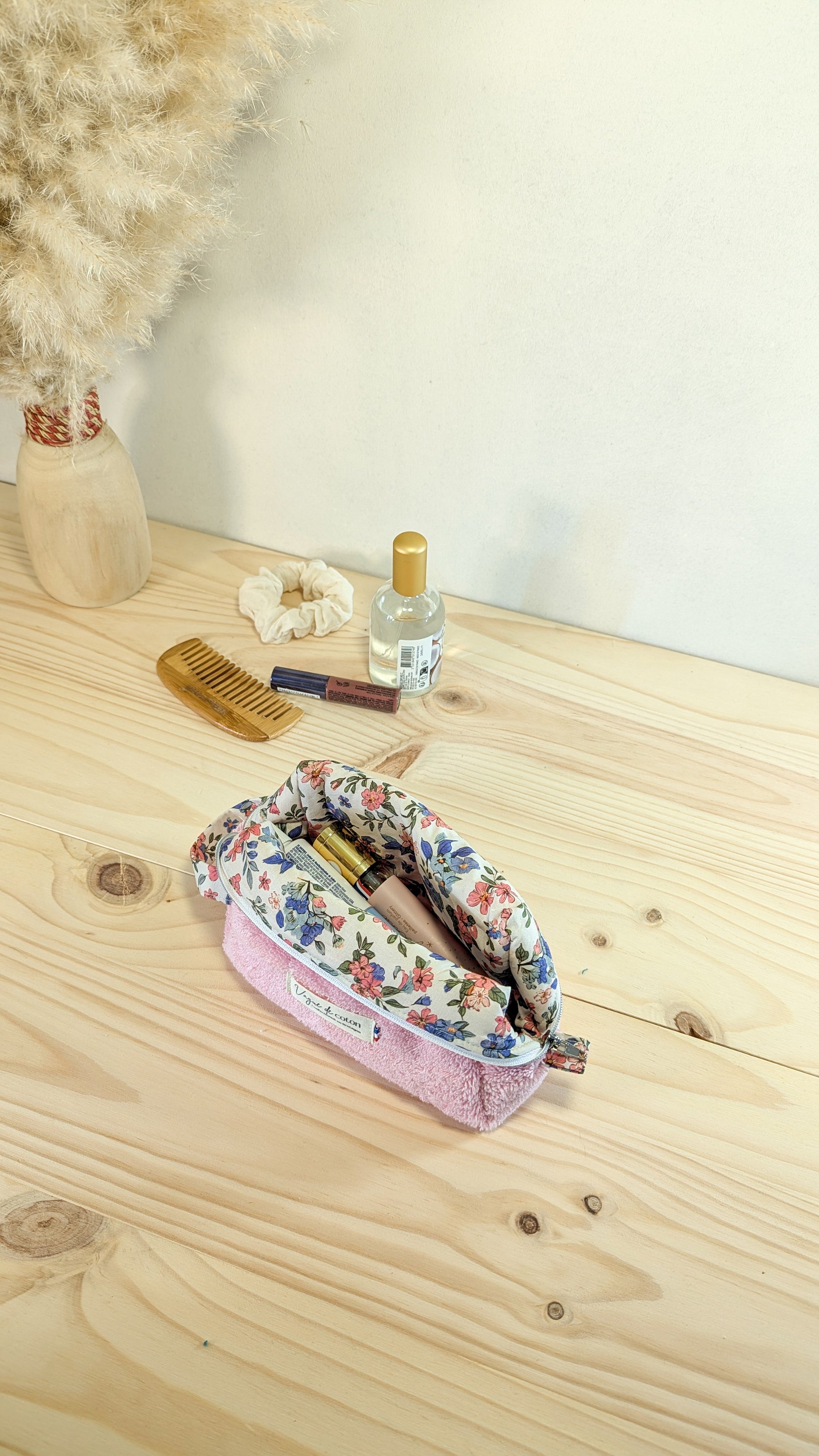 Petite trousse de toilette en éponge - plusieurs coloris