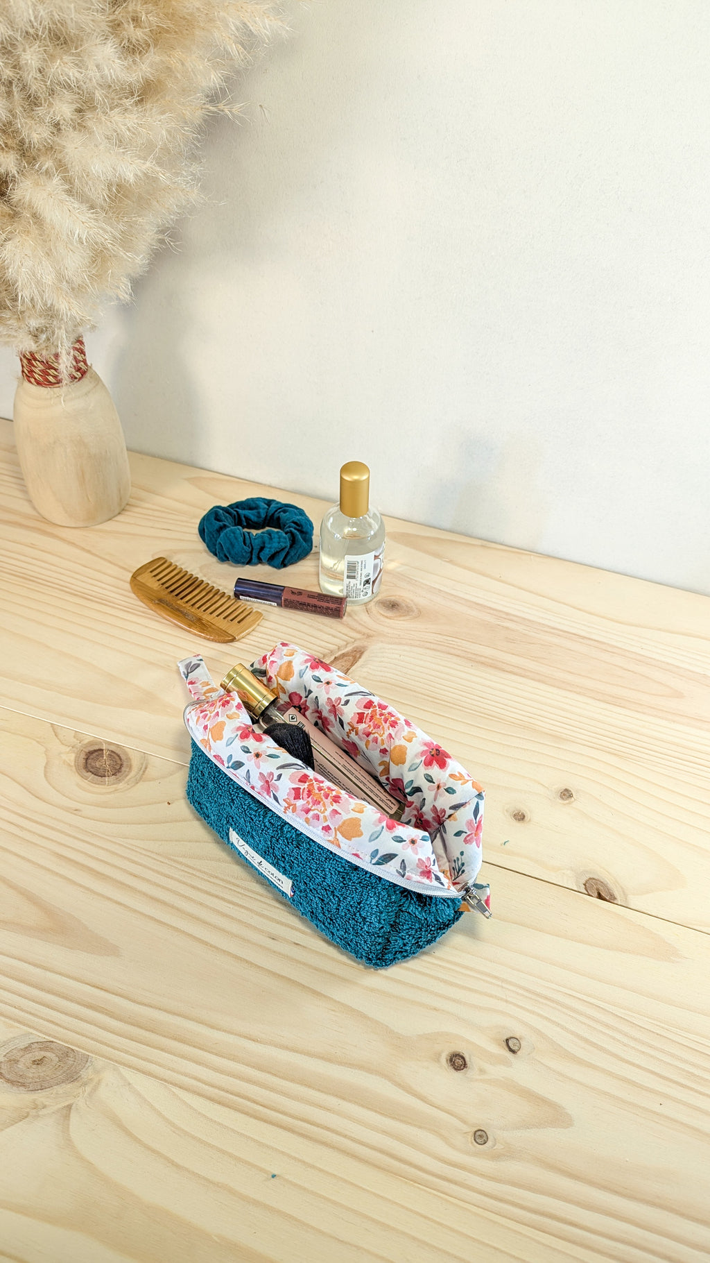 Petite trousse de toilette en éponge - plusieurs coloris