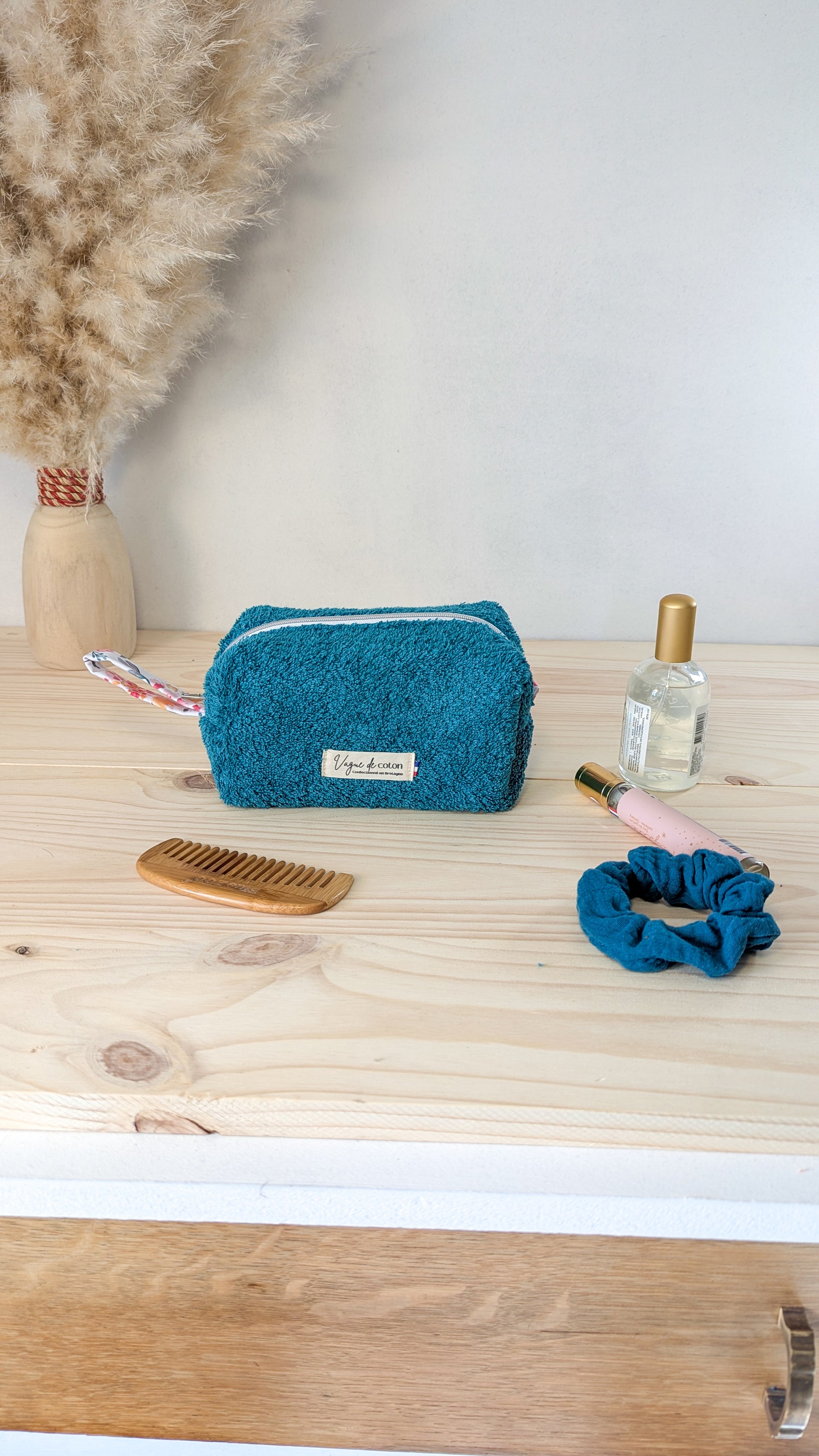 Petite trousse de toilette en éponge - plusieurs coloris