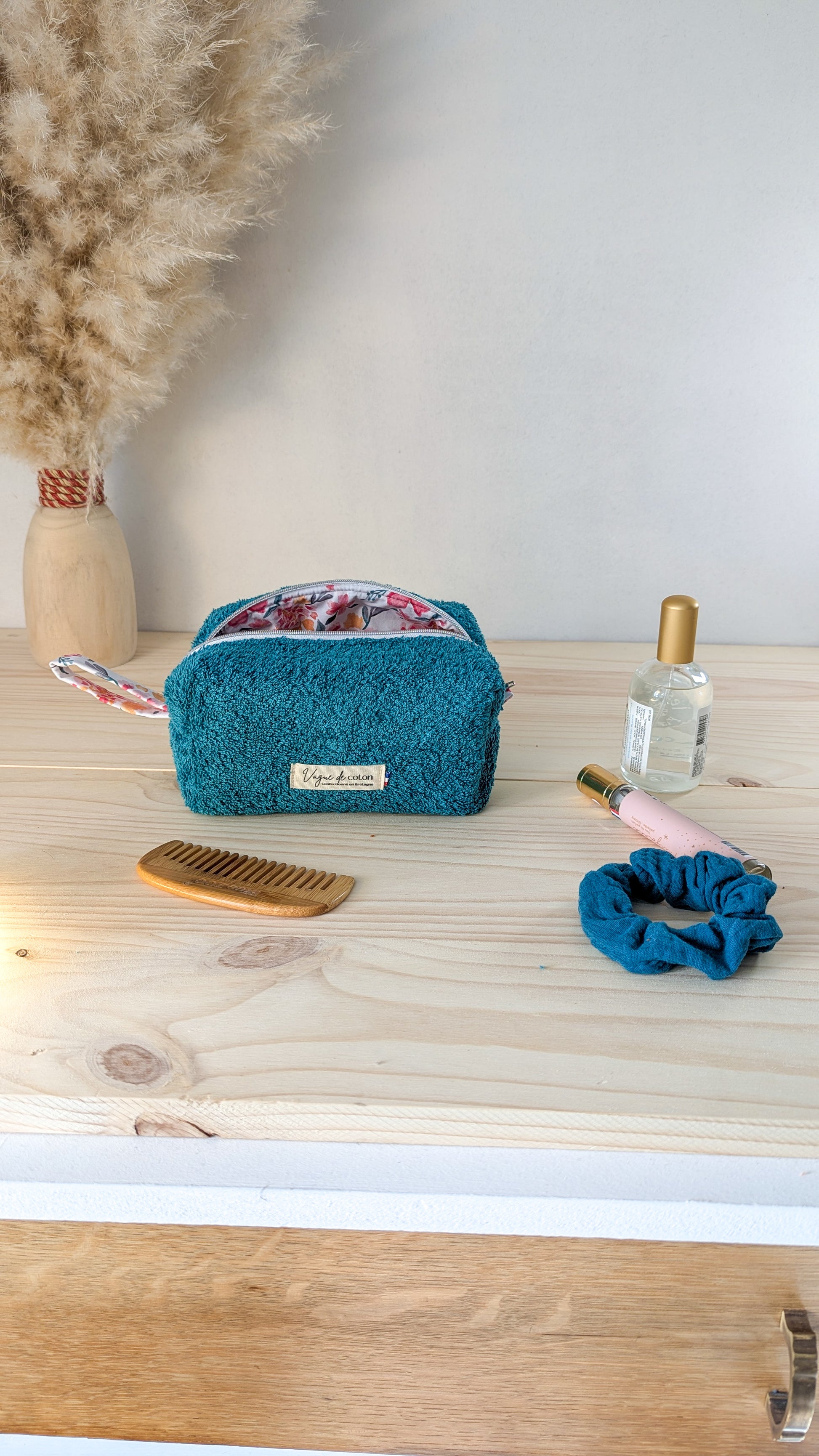 Petite trousse de toilette en éponge - plusieurs coloris