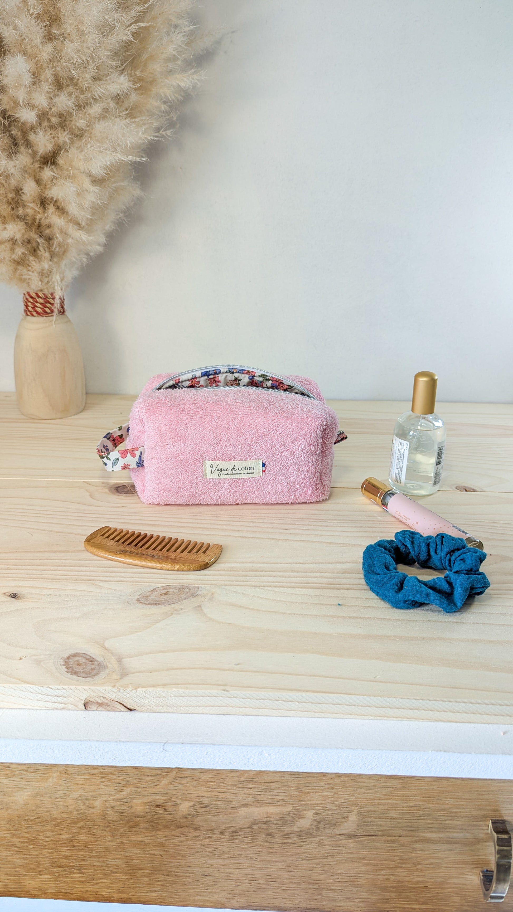 Petite trousse de toilette en éponge - plusieurs coloris