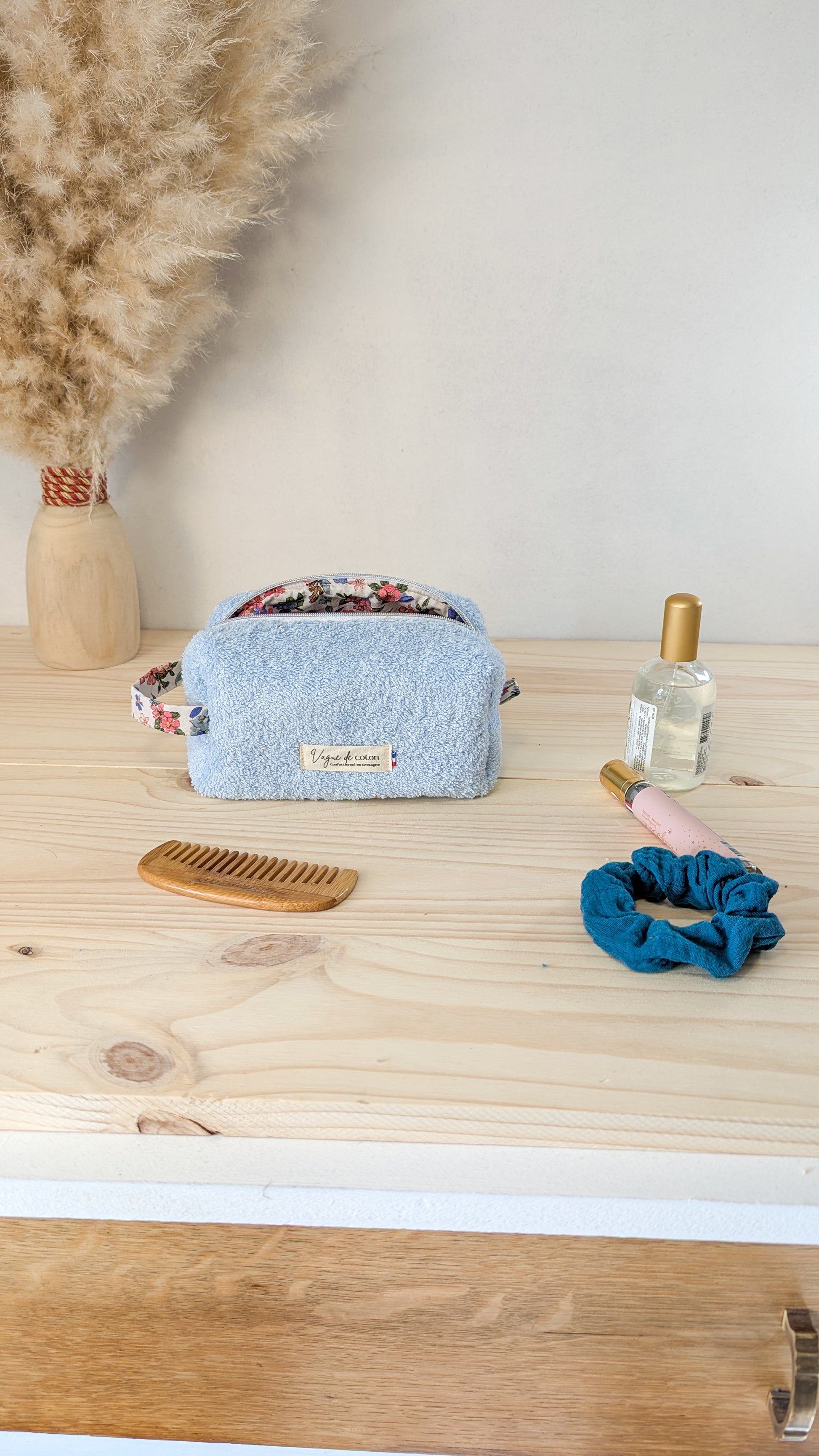 Petite trousse de toilette en éponge - plusieurs coloris