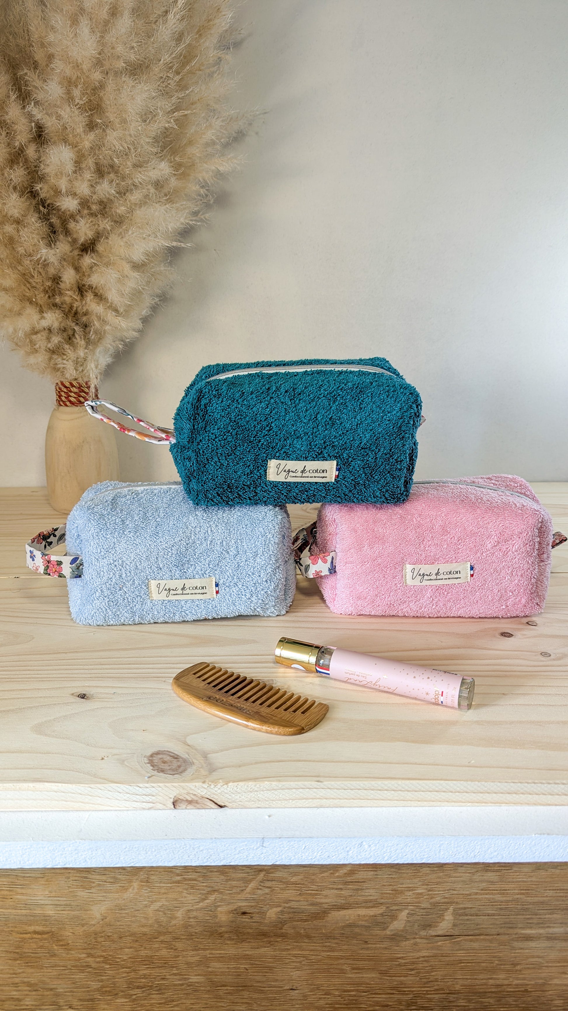 Petite trousse de toilette en éponge - plusieurs coloris