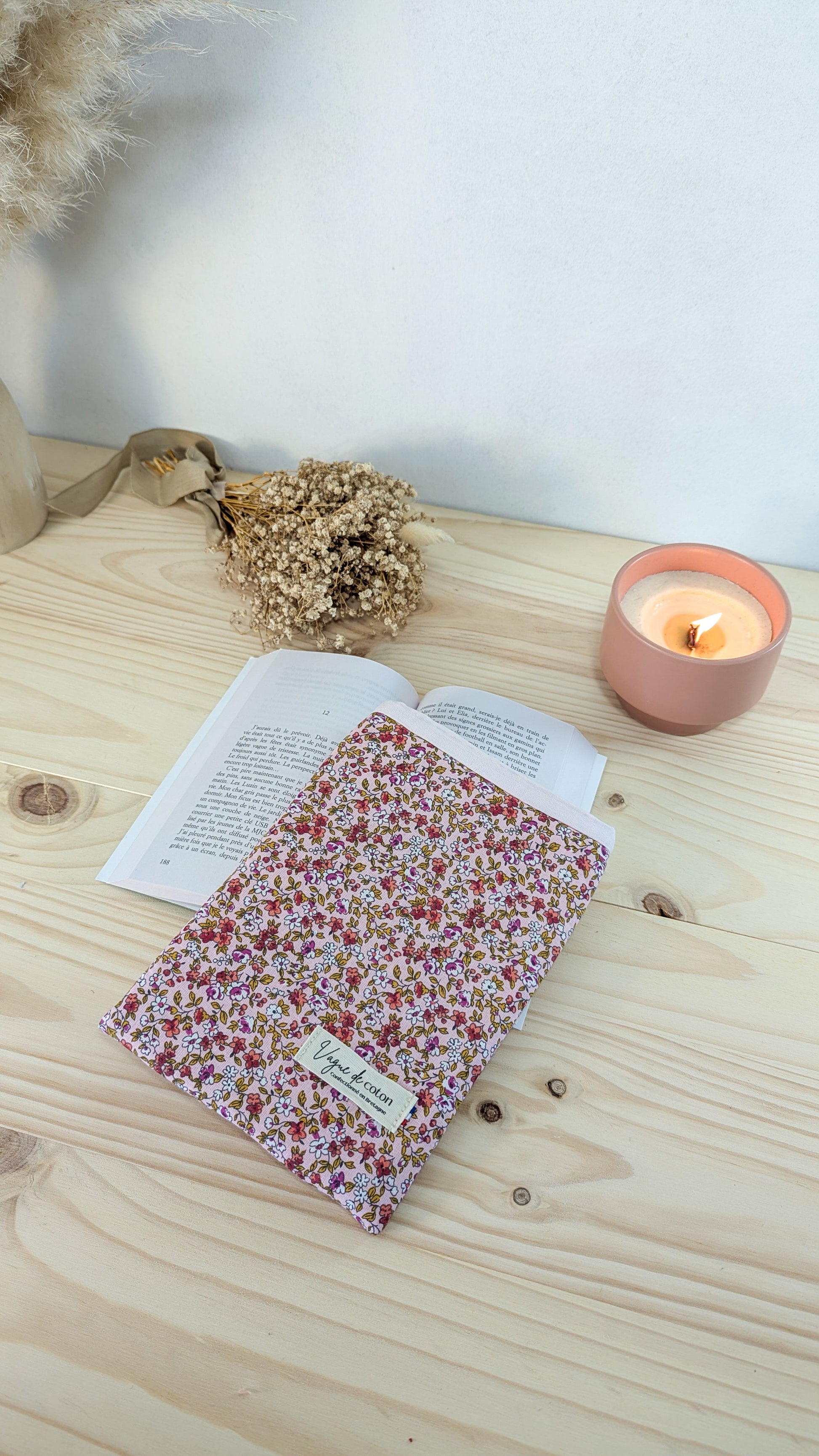 Pochette à livre Fleurs fond roses
