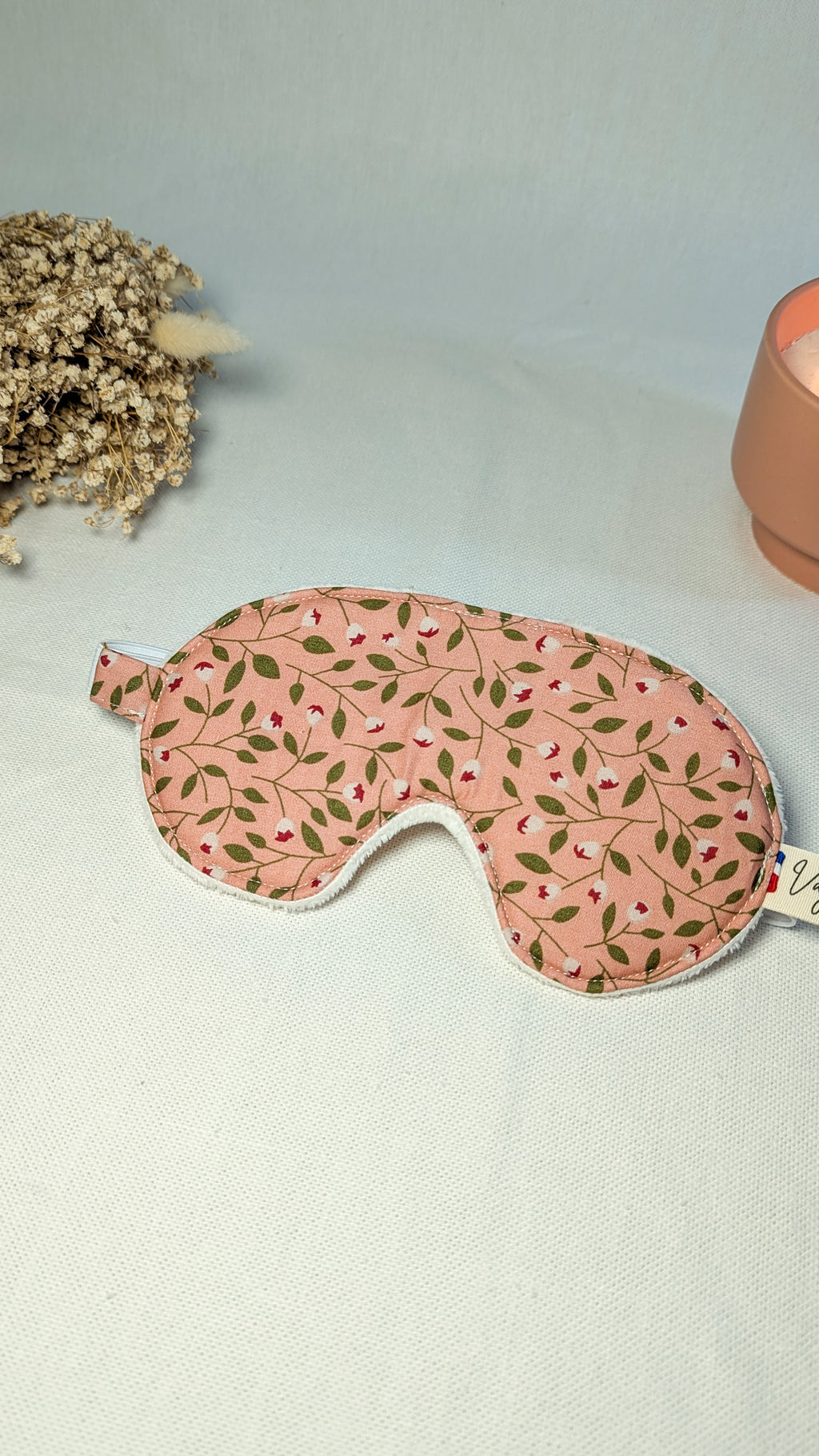 Masque de nuit fleuri rose