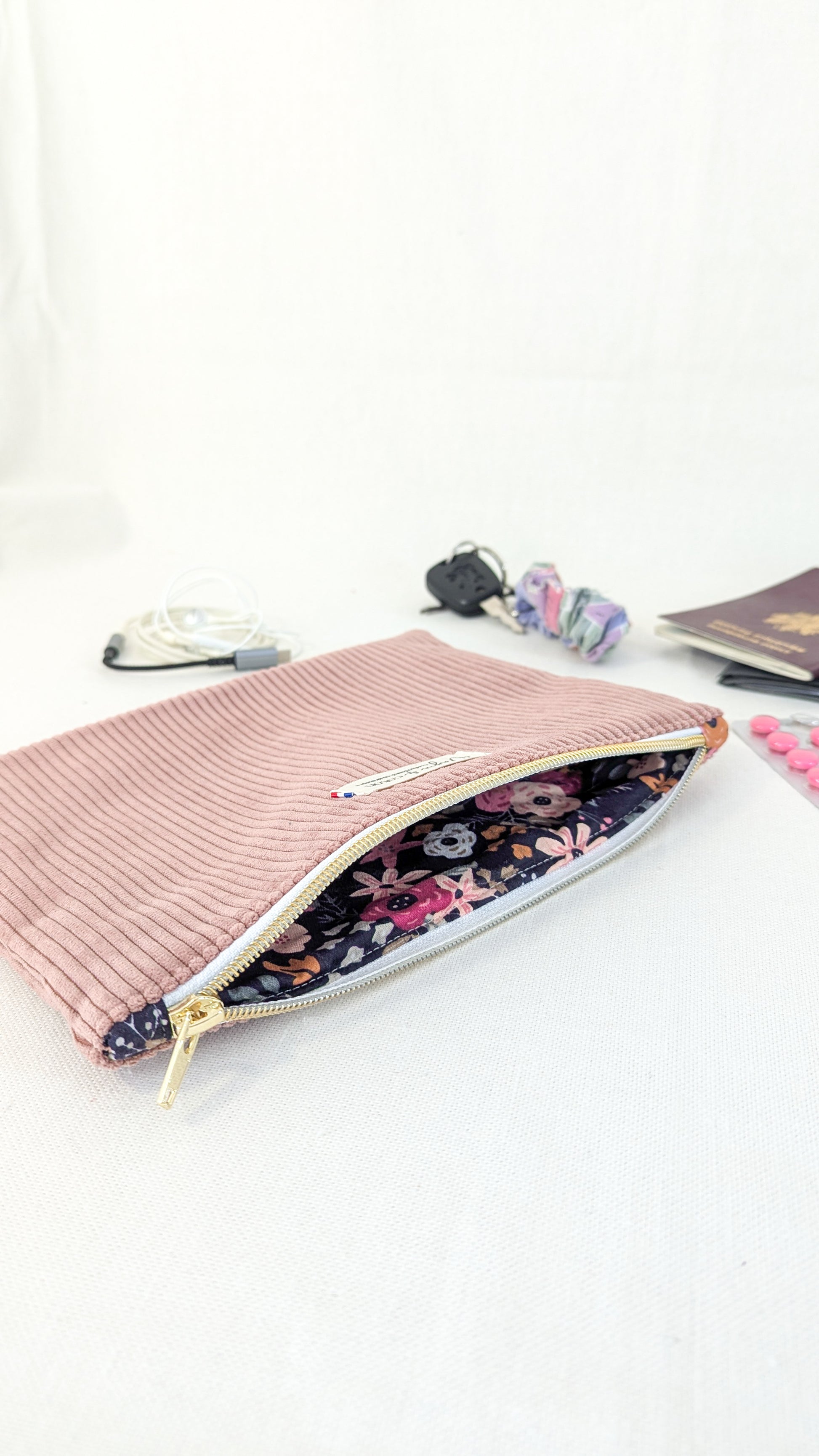 Pochette plate taille L - plusieurs coloris