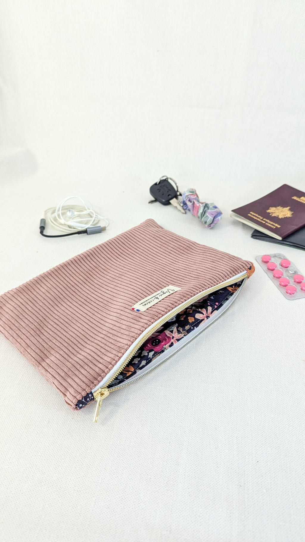 Pochette plate taille L - plusieurs coloris