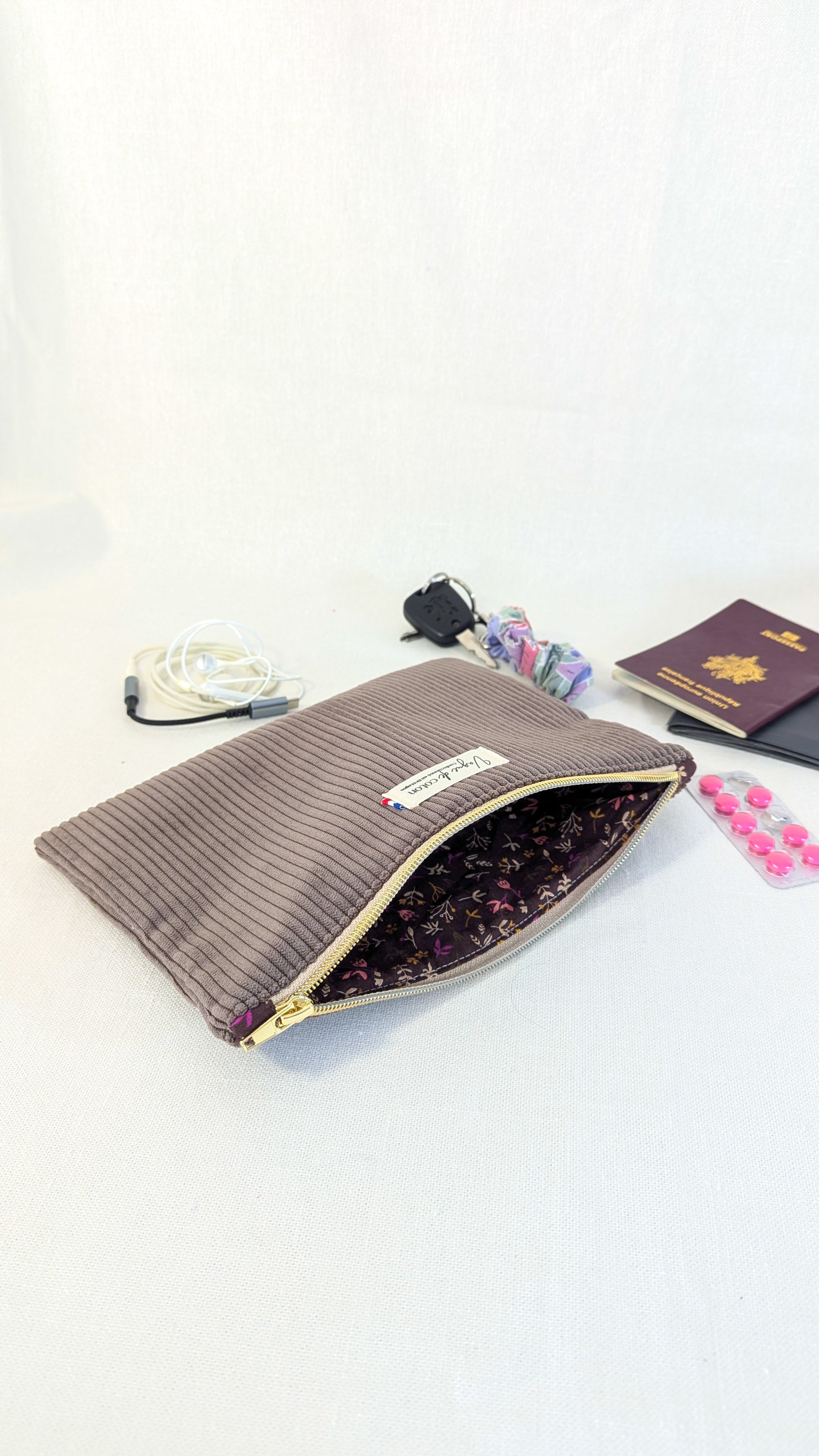 Pochette plate taille L - plusieurs coloris