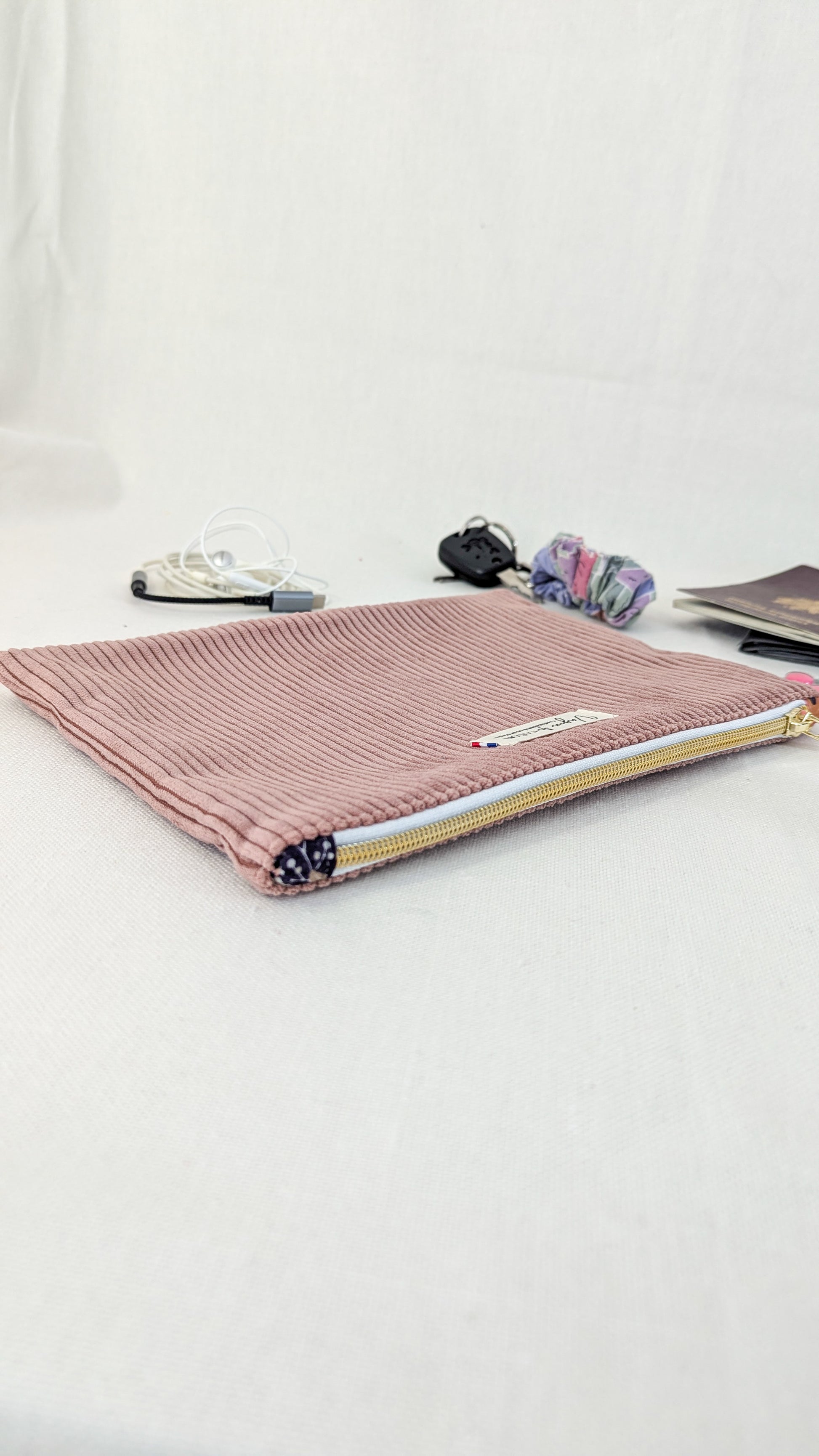 Pochette plate taille L - plusieurs coloris