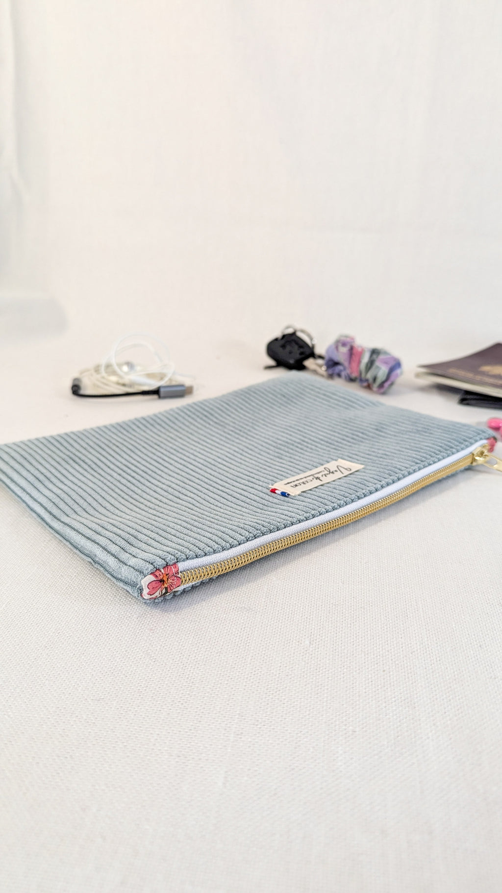 Pochette plate taille L - plusieurs coloris