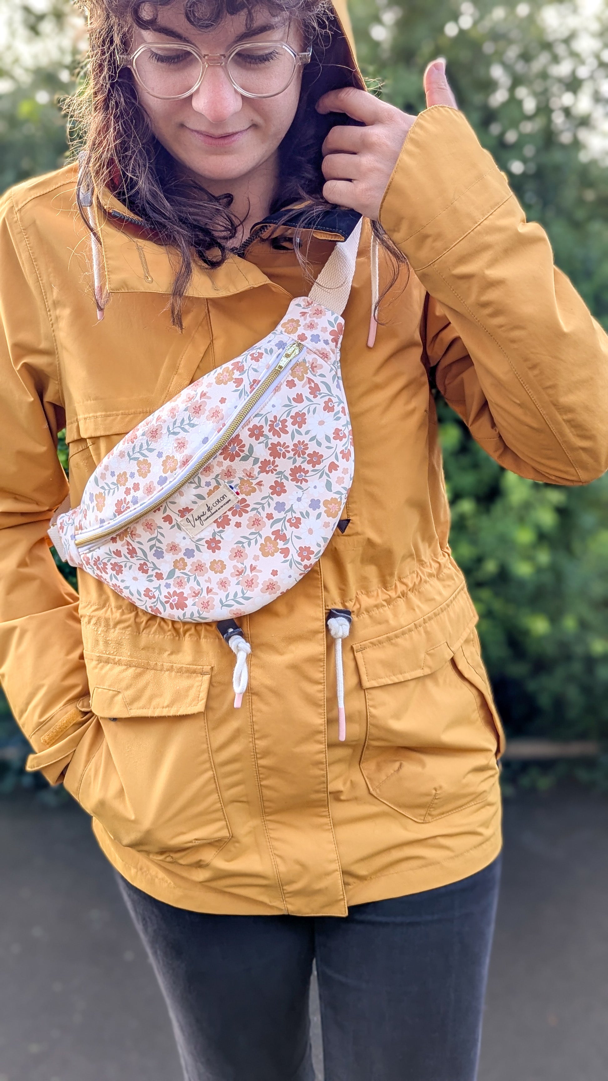 Sac banane déperlant avec poche arrière - plusieurs coloris