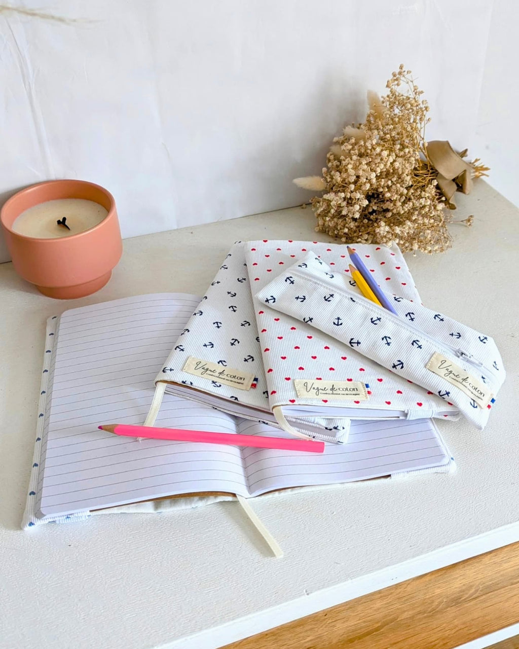 Trousse avec élastique Coeurs bleus