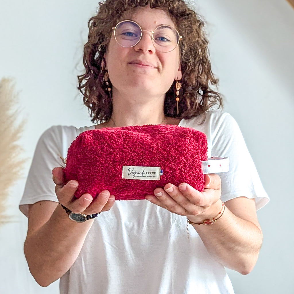 Petite trousse de toilette en éponge