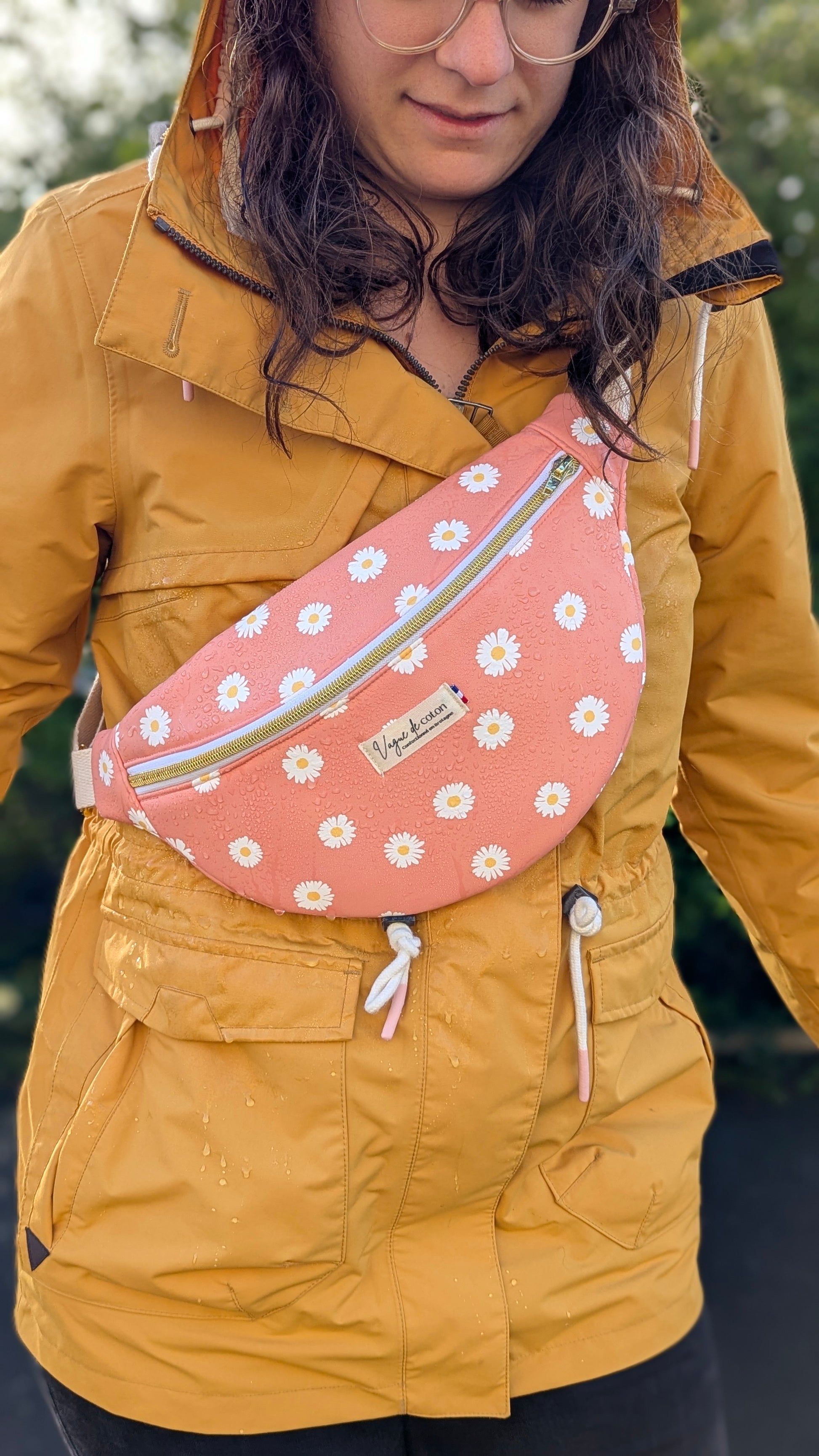 Sac banane déperlant avec poche arrière - plusieurs coloris