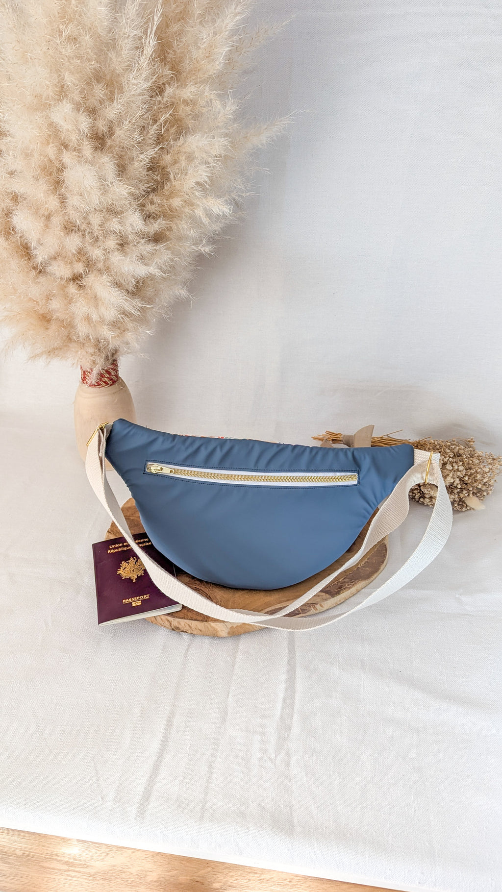 Sac banane déperlant avec poche arrière - plusieurs coloris