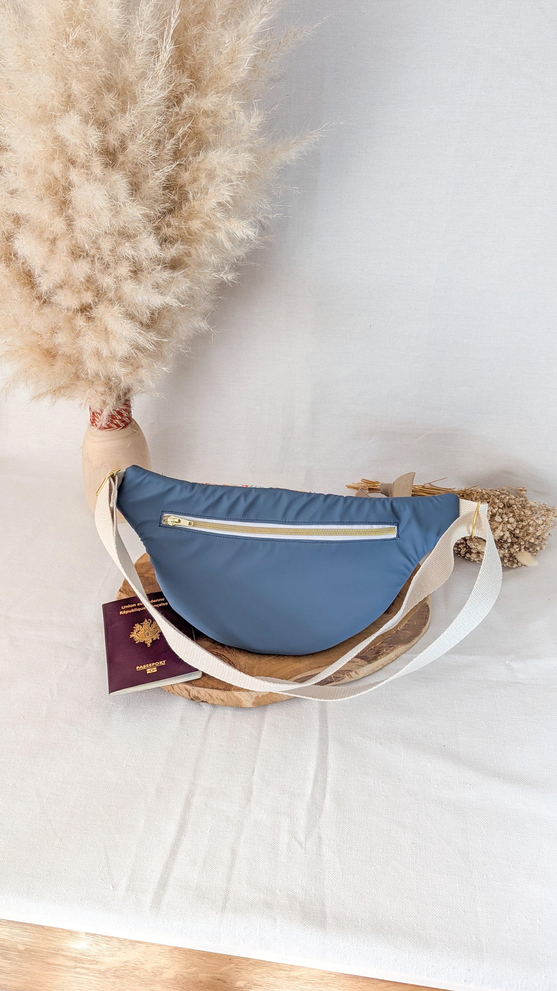 Sac banane déperlant avec poche arrière - plusieurs coloris
