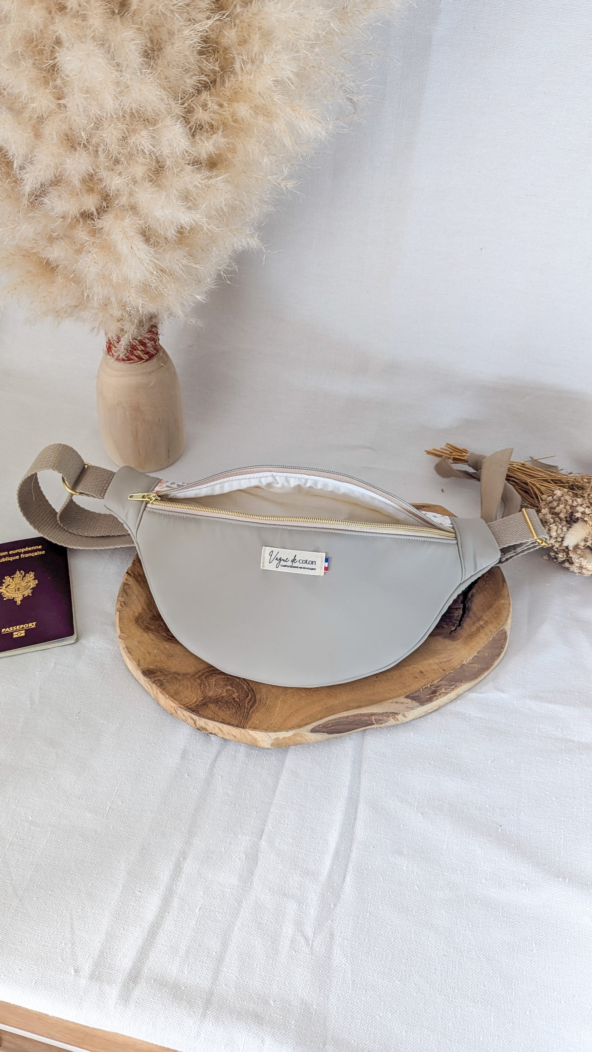 Sac banane déperlant avec poche arrière - plusieurs coloris